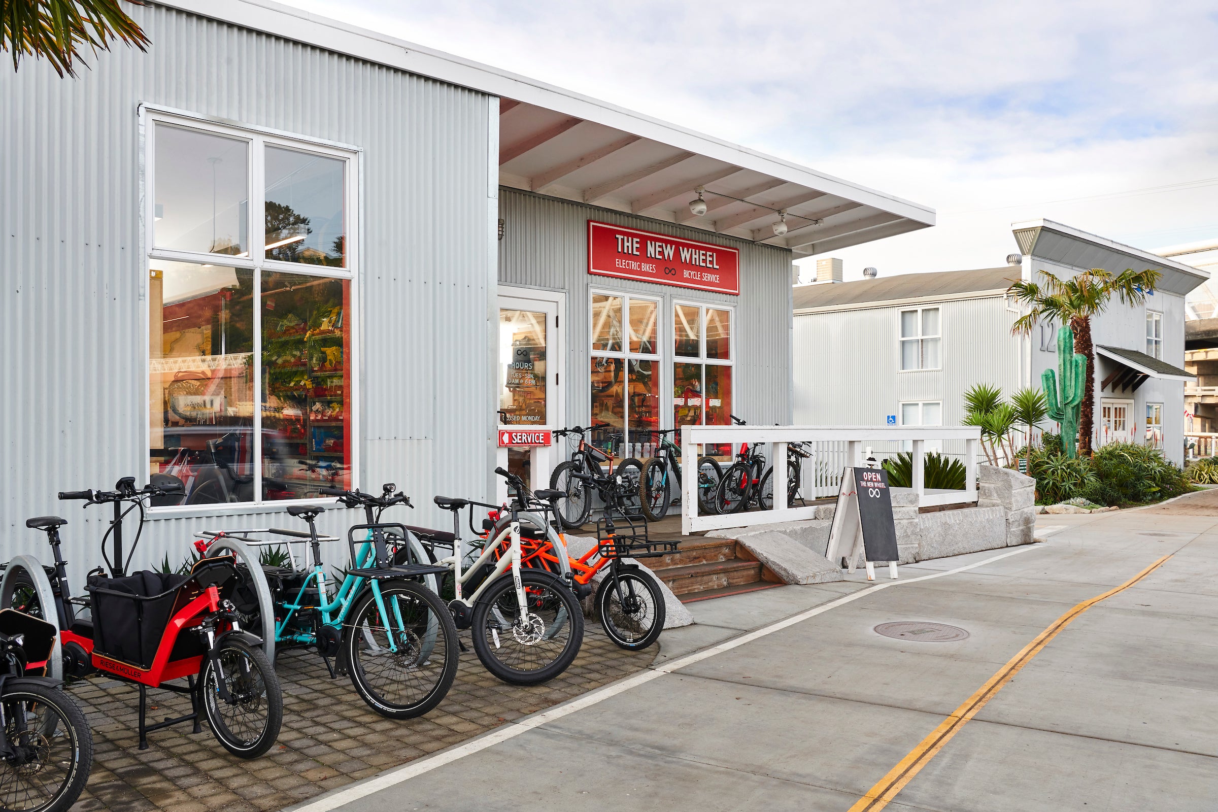 Bicycle path in Larkspur Landing